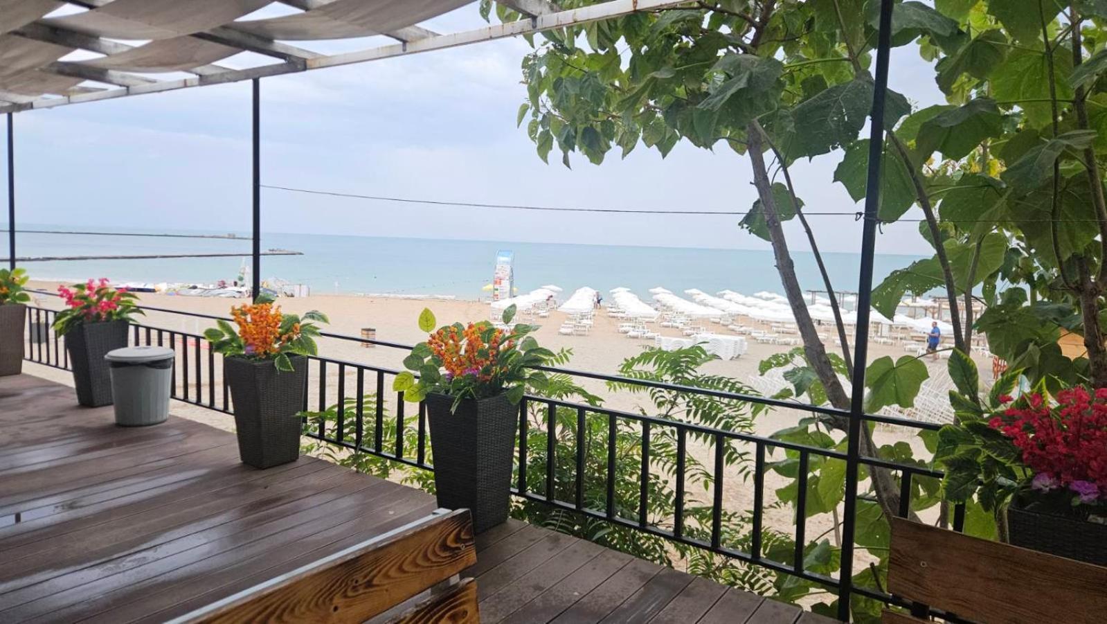 Maria Tereza Bungalows Balchik Bagian luar foto